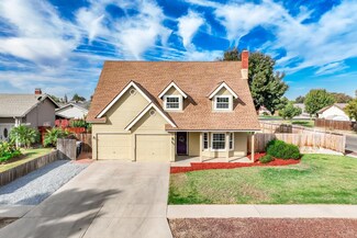 1425 Pine Dr, Lemoore, CA 93245