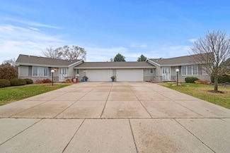 728 Nantucket Dr Unit 1, Janesville, WI 53546