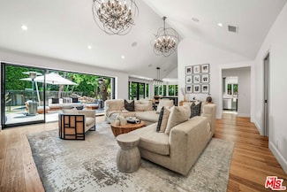 2701 Roscomare Rd, Los Angeles, CA 90077