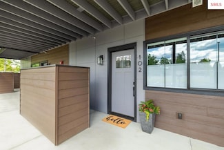 50 Carnelian Ave, Ponderay, ID 83852