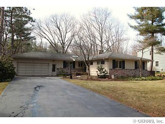 28 Trowbridge Trail, Pittsford, NY 14534