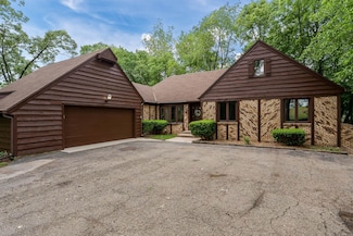 10406 S Walker Rd, Beloit, WI 53511