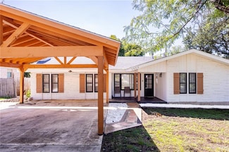 1003 Temple Dr, Kerrville, TX 78028