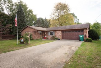 611 Valley Dr, Crawfordsville, IN 47933