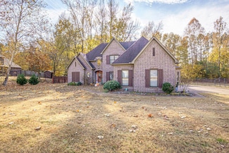 9039 Stonedale Dr, Cordova, TN 38018
