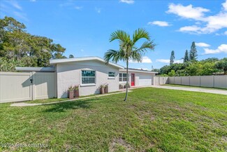2 E Circle Dr, Cocoa Beach, FL 32931