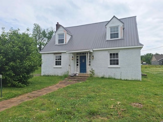 228 E Maple St, Dresden, TN 38225