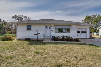 1203 S Center St, Marshalltown, IA 50158