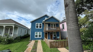 3414 Ursuline St, Galveston, TX 77550