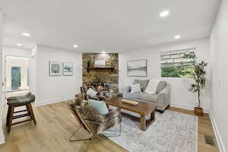 1016 Rustic Hills Dr, Ashland City, TN 37015