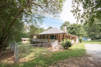 45 Love St, Franklin, NC 28734
