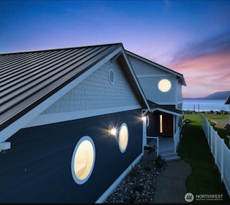 11295 Blue Heron Rd, Bow, WA 98232