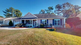 119 Boysenberry Fields Rd, Maple Hill, NC 28454