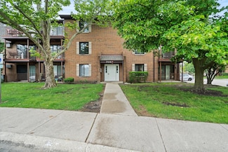 708 N Briar Hill Ln Unit 3, Addison, IL 60101