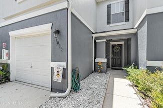 1039 N Black Cherry Dr, Saint Johns, FL 32259