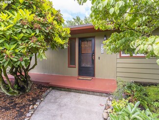 6450 SW Loop Dr, Portland, OR 97221