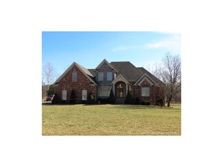 7404 Wind Bent Ct, Greenville, IN 47124