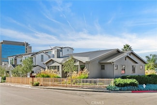 337 Holmwood Dr, Newport Beach, CA 92663