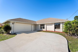 2268 SE Lucaya St, Port Saint Lucie, FL 34952