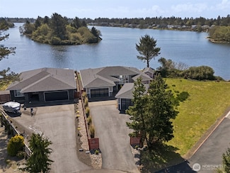 399 Eaglenest Ct SE, Ocean Shores, WA 98569