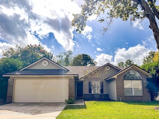 8812 Fieldside Dr W, Jacksonville, FL 32244