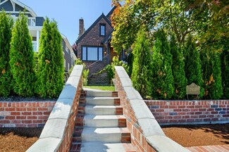 2633 11th Ave E, Seattle, WA 98102