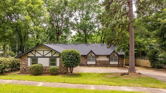 8719 Evergreen Dr, Little Rock, AR 72227