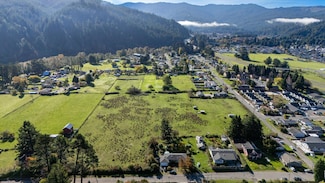 800 Rigby Ave, Rio Dell, CA 95562