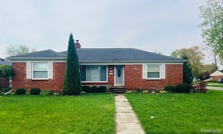 1111 N Brys Dr, Grosse Pointe Woods, MI 48236
