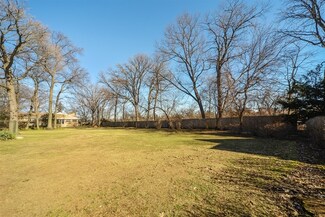 6737 N Longmeadow Ave, Lincolnwood, IL 60712