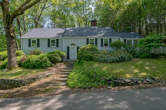 24 Littlejohn Rd, Cape Elizabeth, ME 04107