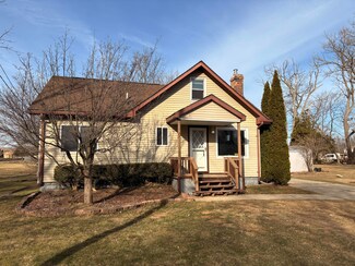 1893 Emily Ct, Auburn Hills, MI 48326
