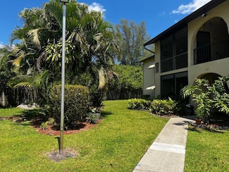 323 Pine Ridge Cir Unit A-1, Greenacres, FL 33463