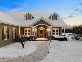 631 E Cedar Ave, Cedar Grove, WI 53013