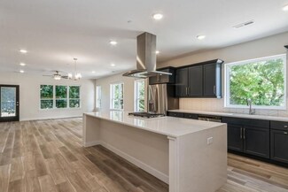 1953 1st Ave SE Unit 201, Cedar Rapids, IA 52402