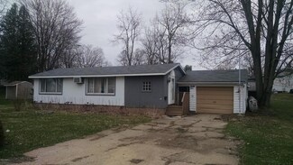611 W Maple St, Carson City, MI 48811