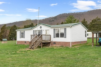 3588 Flatwoods Rd, Elliston, VA 24087