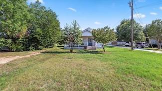 633 Academy St, Blanco, TX 78606