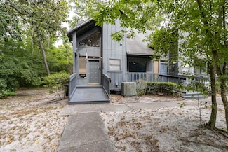 223 NW 34th St, Gainesville, FL 32607