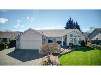 260 Escort St, Molalla, OR 97038