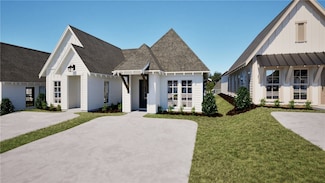 65 Forest Ln, Opelika, AL 36801