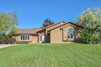W168N9742 Chippewa Dr, Germantown, WI 53022