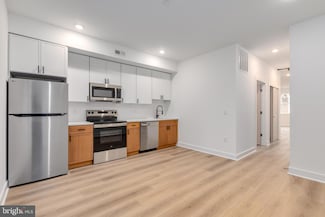 1028 W Arizona St Unit 2, Philadelphia, PA 19133