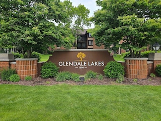 1600 W Green Tree Rd Unit 322, Glendale, WI 53209