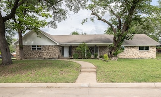 6070 Wonder Dr, Fort Worth, TX 76133