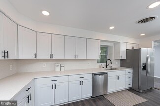 7926 Rolling View Ave, Nottingham, MD 21236