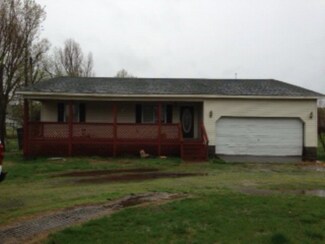 142 E Walnut St, Mortons Gap, KY 42440