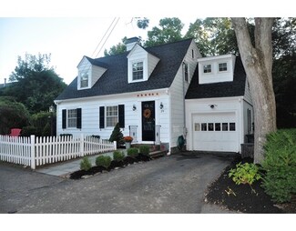 29 Wildwood Rd, Milton, MA 02186
