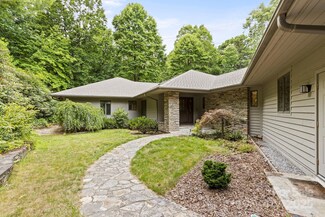 100 Elmridge Dr, Flat Rock, NC 28731