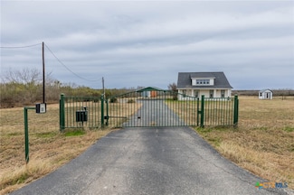 365 Leissner School Rd, Seguin, TX 78155